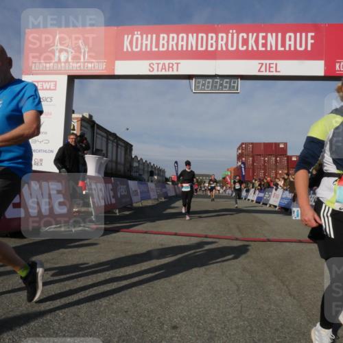 03.10.2025 - Köhlbrandbrückenlauf Matties Gatica Varas http://msf.ph/oto/9167430 03.10.2025 10:07:56 Ziel 1335, 1336, 1716, 1849, 2733, 2814, 3217 meine-sportfotos.de