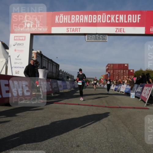 03.10.2025 - Köhlbrandbrückenlauf Matties Gatica Varas http://msf.ph/oto/9167431 03.10.2025 10:07:56 Ziel 1335, 1336, 1716, 1849, 2733, 2814, 3217 meine-sportfotos.de