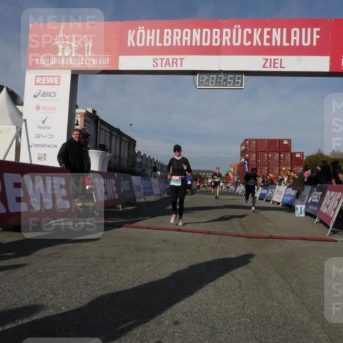 03.10.2025 - Köhlbrandbrückenlauf Matties Gatica Varas http://msf.ph/oto/9167432 03.10.2025 10:07:56 Ziel 1335, 1336, 1716, 1849, 2733, 2814, 3217 meine-sportfotos.de