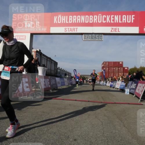 03.10.2025 - Köhlbrandbrückenlauf Matties Gatica Varas http://msf.ph/oto/9167436 03.10.2025 10:07:58 Ziel 1335, 1716, 1849, 2733, 3217, 3272, 3683, 3684 meine-sportfotos.de