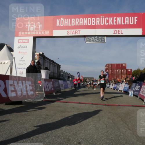 03.10.2025 - Köhlbrandbrückenlauf Matties Gatica Varas http://msf.ph/oto/9167447 03.10.2025 10:08:04 Ziel 1335, 1395, 1699, 1716, 1833, 2733, 3272, 3683, 3684 meine-sportfotos.de