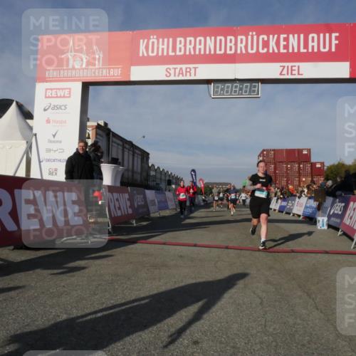 03.10.2025 - Köhlbrandbrückenlauf Matties Gatica Varas http://msf.ph/oto/9167448 03.10.2025 10:08:05 Ziel 1395, 1699, 1716, 1833, 2733, 3272, 3683, 3684 meine-sportfotos.de