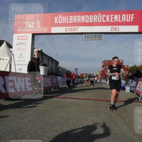 03.10.2025 - Köhlbrandbrückenlauf Matties Gatica Varas http://msf.ph/oto/9167450 03.10.2025 10:08:06 Ziel 1395, 1699, 1716, 1833, 2733, 3272, 3683, 3684 meine-sportfotos.de