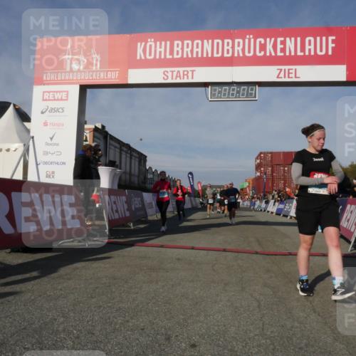 03.10.2025 - Köhlbrandbrückenlauf Matties Gatica Varas http://msf.ph/oto/9167451 03.10.2025 10:08:06 Ziel 1395, 1699, 1716, 1833, 2733, 3272, 3683, 3684 meine-sportfotos.de