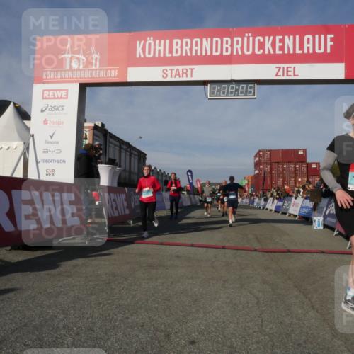 03.10.2025 - Köhlbrandbrückenlauf Matties Gatica Varas http://msf.ph/oto/9167452 03.10.2025 10:08:07 Ziel 1395, 1516, 1699, 1716, 1833, 2733, 3272, 3569, 3683, 3684 meine-sportfotos.de