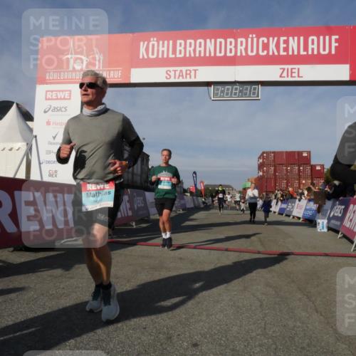 03.10.2025 - Köhlbrandbrückenlauf Matties Gatica Varas http://msf.ph/oto/9167462 03.10.2025 10:08:11 Ziel 1319, 1395, 1516, 1699, 1833, 3278, 3361, 3362, 3569, 3734, 3797 meine-sportfotos.de