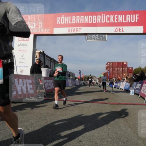 03.10.2025 - Köhlbrandbrückenlauf Matties Gatica Varas http://msf.ph/oto/9167463 03.10.2025 10:08:12 Ziel 1319, 1395, 1516, 1833, 3278, 3361, 3362, 3569, 3734, 3797 meine-sportfotos.de