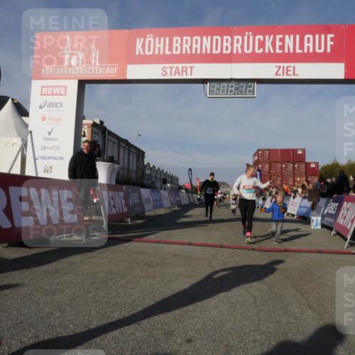 03.10.2025 - Köhlbrandbrückenlauf Matties Gatica Varas http://msf.ph/oto/9167466 03.10.2025 10:08:13 Ziel 1319, 1395, 1516, 1833, 3278, 3361, 3362, 3569, 3734, 3797 meine-sportfotos.de