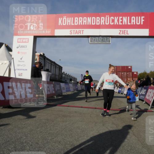 03.10.2025 - Köhlbrandbrückenlauf Matties Gatica Varas http://msf.ph/oto/9167468 03.10.2025 10:08:14 Ziel 1319, 1395, 1516, 1833, 3278, 3361, 3362, 3569, 3734, 3797 meine-sportfotos.de