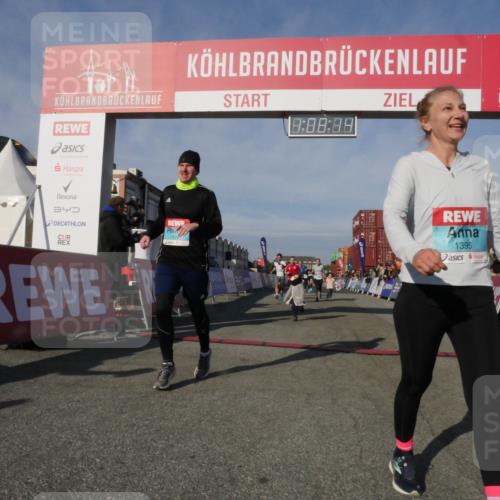 03.10.2025 - Köhlbrandbrückenlauf Matties Gatica Varas http://msf.ph/oto/9167471 03.10.2025 10:08:16 Ziel 1319, 1516, 2026, 3278, 3361, 3362, 3569, 3734, 3797 meine-sportfotos.de