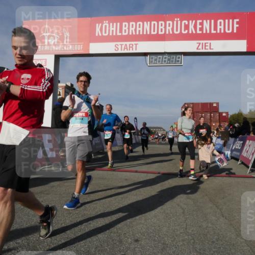 03.10.2025 - Köhlbrandbrückenlauf Matties Gatica Varas http://msf.ph/oto/9167482 03.10.2025 10:08:21 Ziel 1319, 1407, 1461, 2026, 3278, 3309, 3361, 3362, 3734 meine-sportfotos.de