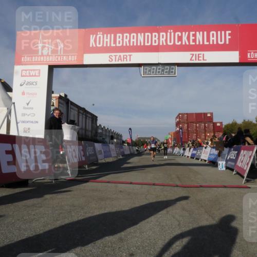 03.10.2025 - Köhlbrandbrückenlauf Matties Gatica Varas http://msf.ph/oto/9167491 03.10.2025 10:08:25 Ziel 1203, 1371, 1407, 1461, 1601, 1876, 2026, 3309 meine-sportfotos.de