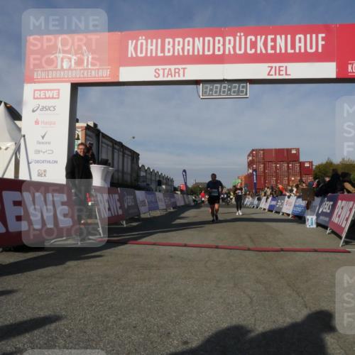 03.10.2025 - Köhlbrandbrückenlauf Matties Gatica Varas http://msf.ph/oto/9167494 03.10.2025 10:08:27 Ziel 1203, 1257, 1338, 1371, 1407, 1461, 1601, 1753, 1876, 2026, 3309, 3778 meine-sportfotos.de