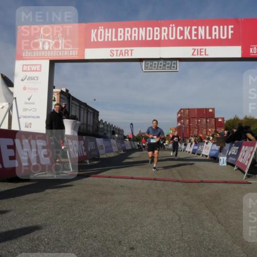 03.10.2025 - Köhlbrandbrückenlauf Matties Gatica Varas http://msf.ph/oto/9167496 03.10.2025 10:08:28 Ziel 1203, 1238, 1257, 1338, 1371, 1407, 1461, 1601, 1753, 1876, 2026, 3309, 3778 meine-sportfotos.de