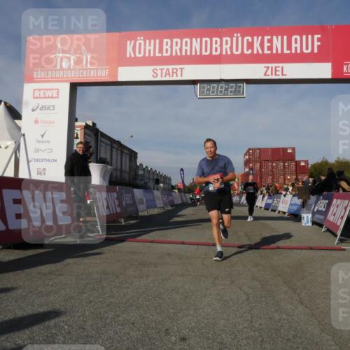 03.10.2025 - Köhlbrandbrückenlauf Matties Gatica Varas http://msf.ph/oto/9167498 03.10.2025 10:08:29 Ziel 1203, 1238, 1257, 1338, 1371, 1407, 1461, 1601, 1753, 1876, 3071, 3309, 3778 meine-sportfotos.de