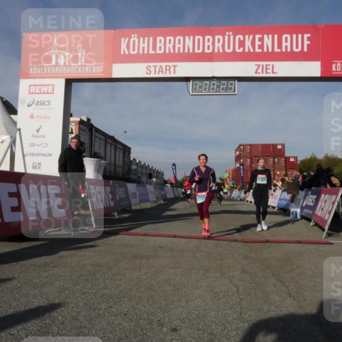 03.10.2025 - Köhlbrandbrückenlauf Matties Gatica Varas http://msf.ph/oto/9167502 03.10.2025 10:08:30 Ziel 1203, 1238, 1257, 1338, 1371, 1407, 1461, 1601, 1753, 1755, 1876, 3071, 3309, 3778 meine-sportfotos.de