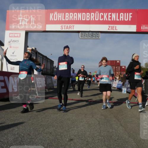 03.10.2025 - Köhlbrandbrückenlauf Matties Gatica Varas http://msf.ph/oto/9167521 03.10.2025 10:08:40 Ziel 1089, 1172, 1238, 1430, 1489, 1508, 1525, 1566, 1567, 1739, 1755, 2735, 2736, 2776, 2942, 3071, 3123, 3189, 3261, 3369, 3752 meine-sportfotos.de