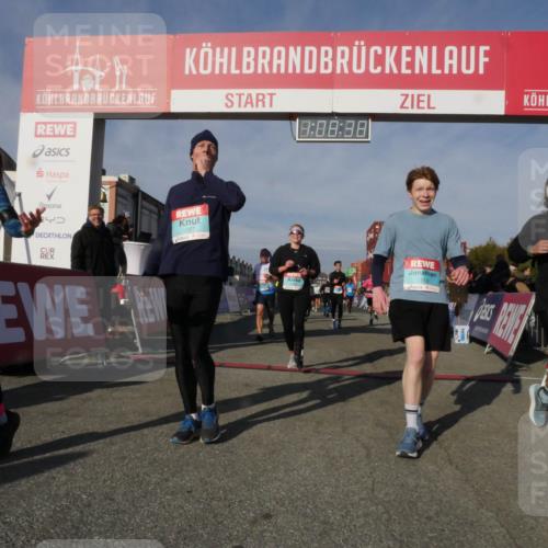 03.10.2025 - Köhlbrandbrückenlauf Matties Gatica Varas http://msf.ph/oto/9167522 03.10.2025 10:08:40 Ziel 1089, 1172, 1238, 1430, 1489, 1508, 1525, 1566, 1567, 1739, 1755, 2735, 2736, 2776, 2942, 3071, 3123, 3189, 3261, 3369, 3752 meine-sportfotos.de