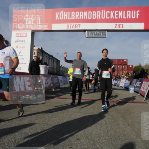 03.10.2025 - Köhlbrandbrückenlauf Matties Gatica Varas http://msf.ph/oto/9167530 03.10.2025 10:08:44 Ziel 1430, 1489, 1506, 1508, 1525, 1555, 1566, 1567, 1739, 1858, 2449, 2731, 2734, 2735, 2736, 2776, 2942, 3123, 3189, 3261, 3369, 3752 meine-sportfotos.de