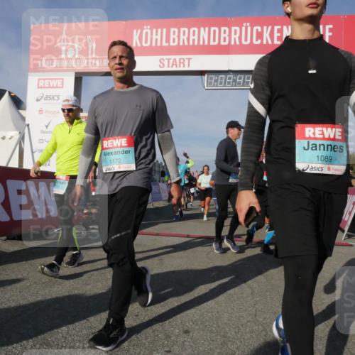 03.10.2025 - Köhlbrandbrückenlauf Matties Gatica Varas http://msf.ph/oto/9167534 03.10.2025 10:08:46 Ziel 1430, 1451, 1489, 1506, 1508, 1525, 1555, 1566, 1567, 1739, 1858, 2449, 2731, 2734, 2776, 3123, 3128, 3189, 3261, 3369, 3738, 3752 meine-sportfotos.de