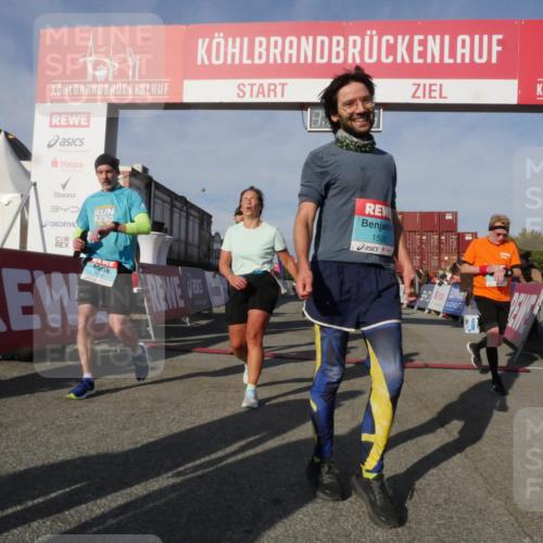 03.10.2025 - Köhlbrandbrückenlauf Matties Gatica Varas http://msf.ph/oto/9167539 03.10.2025 10:08:48 Ziel 1451, 1489, 1506, 1525, 1555, 1566, 1567, 1739, 1858, 2449, 2731, 2734, 3128, 3189, 3261, 3369, 3738 meine-sportfotos.de