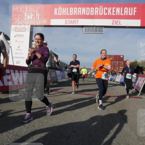 03.10.2025 - Köhlbrandbrückenlauf Matties Gatica Varas http://msf.ph/oto/9167556 03.10.2025 10:08:56 Ziel 1364, 1367, 1451, 1506, 1555, 1670, 3128, 3380, 3738 meine-sportfotos.de