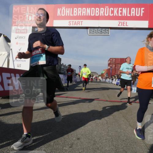03.10.2025 - Köhlbrandbrückenlauf Matties Gatica Varas http://msf.ph/oto/9167559 03.10.2025 10:08:57 Ziel 1364, 1367, 1451, 1670, 2805, 3128, 3380, 3738 meine-sportfotos.de