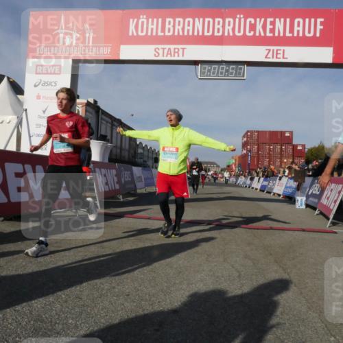 03.10.2025 - Köhlbrandbrückenlauf Matties Gatica Varas http://msf.ph/oto/9167562 03.10.2025 10:08:59 Ziel 1364, 1367, 1670, 2805, 3280, 3380 meine-sportfotos.de