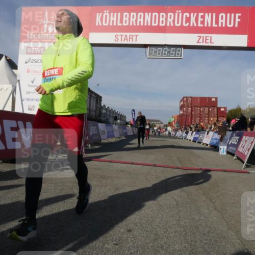 03.10.2025 - Köhlbrandbrückenlauf Matties Gatica Varas http://msf.ph/oto/9167564 03.10.2025 10:09:00 Ziel 1364, 1367, 1670, 2805, 3280, 3380 meine-sportfotos.de