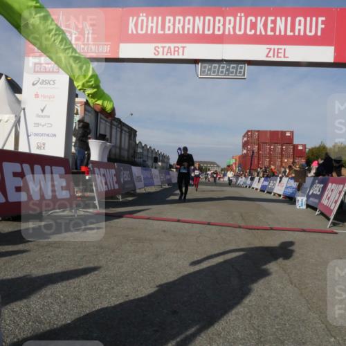03.10.2025 - Köhlbrandbrückenlauf Matties Gatica Varas http://msf.ph/oto/9167565 03.10.2025 10:09:00 Ziel 1364, 1367, 1670, 2805, 3280, 3380 meine-sportfotos.de