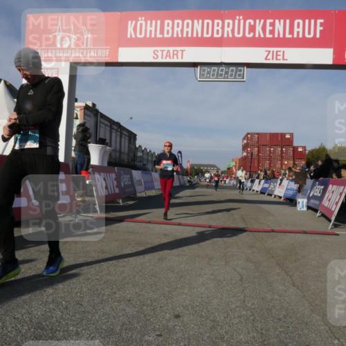 03.10.2025 - Köhlbrandbrückenlauf Matties Gatica Varas http://msf.ph/oto/9167571 03.10.2025 10:09:03 Ziel 1200, 1294, 1355, 1364, 1367, 1670, 2117, 2560, 2805, 3009, 3280 meine-sportfotos.de