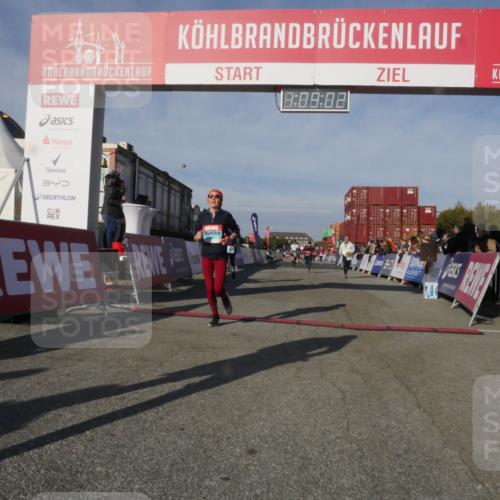 03.10.2025 - Köhlbrandbrückenlauf Matties Gatica Varas http://msf.ph/oto/9167572 03.10.2025 10:09:04 Ziel 1200, 1294, 1355, 1364, 1367, 2117, 2560, 2805, 3009, 3280 meine-sportfotos.de