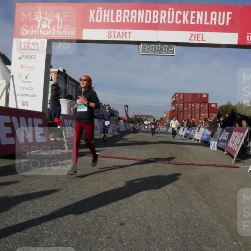 03.10.2025 - Köhlbrandbrückenlauf Matties Gatica Varas http://msf.ph/oto/9167573 03.10.2025 10:09:04 Ziel 1200, 1294, 1355, 1364, 1367, 2117, 2560, 2805, 3009, 3280 meine-sportfotos.de