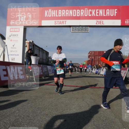 03.10.2025 - Köhlbrandbrückenlauf Matties Gatica Varas http://msf.ph/oto/9167587 03.10.2025 10:09:11 Ziel 1200, 1294, 1355, 1507, 1673, 1902, 2117, 2450, 2560, 2677, 3006, 3009, 3010, 3672 meine-sportfotos.de