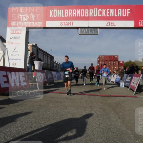03.10.2025 - Köhlbrandbrückenlauf Matties Gatica Varas http://msf.ph/oto/9167592 03.10.2025 10:09:13 Ziel 1200, 1294, 1355, 1391, 1419, 1478, 1507, 1673, 1902, 2117, 2450, 2560, 2677, 3006, 3009, 3010, 3672 meine-sportfotos.de