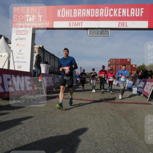 03.10.2025 - Köhlbrandbrückenlauf Matties Gatica Varas http://msf.ph/oto/9167593 03.10.2025 10:09:14 Ziel 1163, 1294, 1355, 1391, 1419, 1478, 1507, 1673, 1902, 2117, 2450, 2560, 2677, 3006, 3009, 3010, 3672, 3743 meine-sportfotos.de