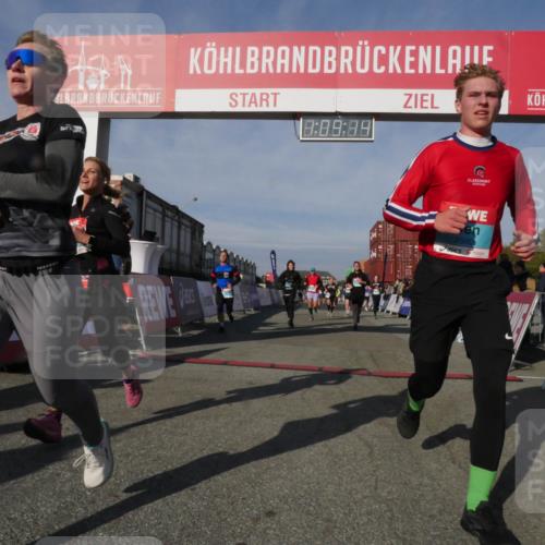 03.10.2025 - Köhlbrandbrückenlauf Matties Gatica Varas http://msf.ph/oto/9167598 03.10.2025 10:09:16 Ziel 1163, 1369, 1391, 1419, 1478, 1507, 1600, 1673, 1902, 2450, 2677, 3006, 3010, 3672, 3743 meine-sportfotos.de