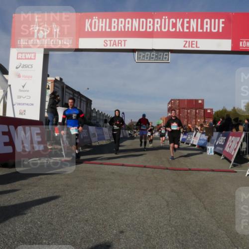 03.10.2025 - Köhlbrandbrückenlauf Matties Gatica Varas http://msf.ph/oto/9167601 03.10.2025 10:09:18 Ziel 1163, 1250, 1369, 1391, 1419, 1478, 1507, 1600, 1673, 1902, 2450, 2677, 3006, 3010, 3672, 3743 meine-sportfotos.de