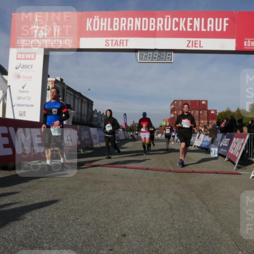 03.10.2025 - Köhlbrandbrückenlauf Matties Gatica Varas http://msf.ph/oto/9167602 03.10.2025 10:09:18 Ziel 1163, 1250, 1369, 1391, 1419, 1478, 1507, 1600, 1673, 1902, 2450, 2677, 3006, 3010, 3672, 3743 meine-sportfotos.de