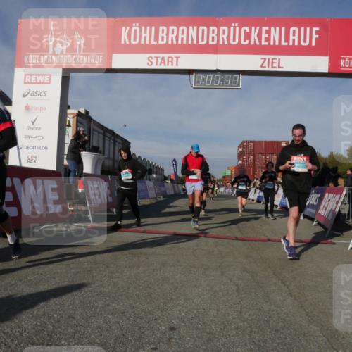 03.10.2025 - Köhlbrandbrückenlauf Matties Gatica Varas http://msf.ph/oto/9167603 03.10.2025 10:09:19 Ziel 1163, 1250, 1369, 1391, 1419, 1478, 1507, 1600, 1673, 1818, 1901, 2450, 2677, 3006, 3010, 3743 meine-sportfotos.de