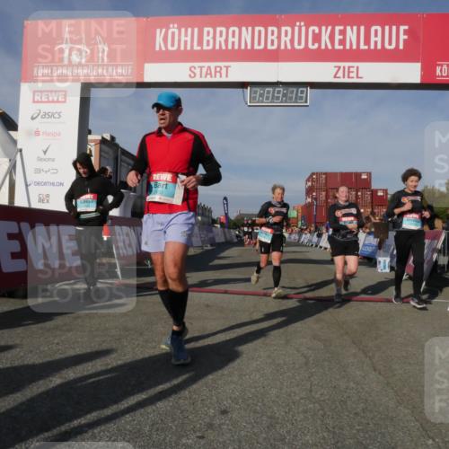 03.10.2025 - Köhlbrandbrückenlauf Matties Gatica Varas http://msf.ph/oto/9167606 03.10.2025 10:09:21 Ziel 1163, 1250, 1369, 1391, 1419, 1478, 1600, 1742, 1805, 1818, 1901, 2677, 3743 meine-sportfotos.de