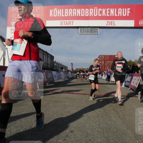 03.10.2025 - Köhlbrandbrückenlauf Matties Gatica Varas http://msf.ph/oto/9167607 03.10.2025 10:09:21 Ziel 1163, 1250, 1369, 1391, 1419, 1478, 1600, 1742, 1805, 1818, 1901, 2677, 3743 meine-sportfotos.de
