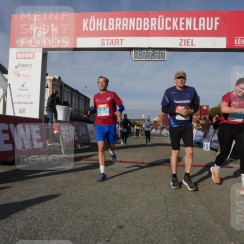 03.10.2025 - Köhlbrandbrückenlauf Matties Gatica Varas http://msf.ph/oto/9167629 03.10.2025 10:09:31 Ziel 1201, 1464, 1558, 1742, 1805, 1818, 1901, 3387, 3641 meine-sportfotos.de
