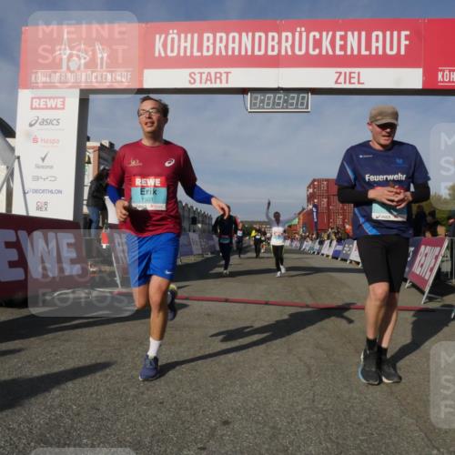 03.10.2025 - Köhlbrandbrückenlauf Matties Gatica Varas http://msf.ph/oto/9167630 03.10.2025 10:09:32 Ziel 1201, 1464, 1558, 1742, 1805, 3387, 3641 meine-sportfotos.de