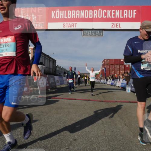 03.10.2025 - Köhlbrandbrückenlauf Matties Gatica Varas http://msf.ph/oto/9167631 03.10.2025 10:09:32 Ziel 1201, 1464, 1558, 1742, 1805, 3387, 3641 meine-sportfotos.de