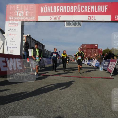 03.10.2025 - Köhlbrandbrückenlauf Matties Gatica Varas http://msf.ph/oto/9167637 03.10.2025 10:09:35 Ziel 1201, 1408, 1464, 1558, 2882, 2946, 3387, 3641 meine-sportfotos.de