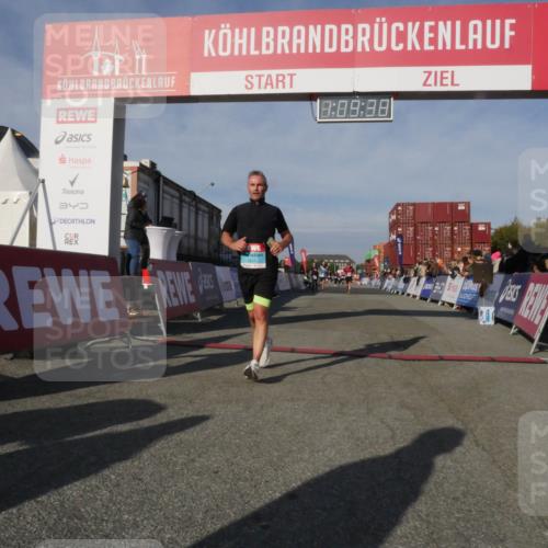 03.10.2025 - Köhlbrandbrückenlauf Matties Gatica Varas http://msf.ph/oto/9167647 03.10.2025 10:09:40 Ziel 1408, 2882, 2946 meine-sportfotos.de