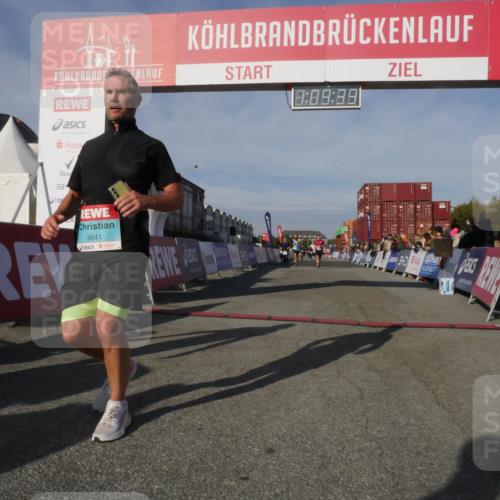 03.10.2025 - Köhlbrandbrückenlauf Matties Gatica Varas http://msf.ph/oto/9167649 03.10.2025 10:09:41 Ziel 1408, 2882, 2946 meine-sportfotos.de