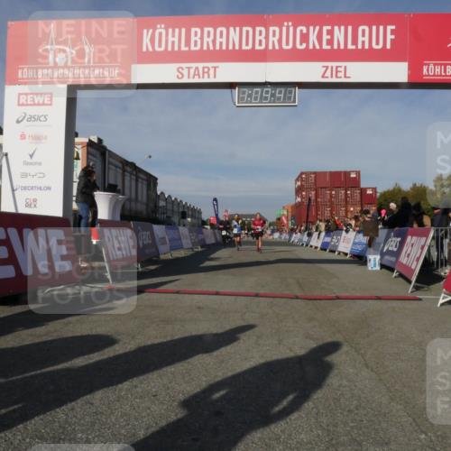 03.10.2025 - Köhlbrandbrückenlauf Matties Gatica Varas http://msf.ph/oto/9167651 03.10.2025 10:09:43 Ziel 1408, 1786, 2882, 2946, 3321 meine-sportfotos.de