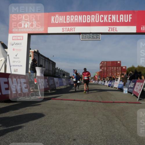 03.10.2025 - Köhlbrandbrückenlauf Matties Gatica Varas http://msf.ph/oto/9167655 03.10.2025 10:09:45 Ziel 1408, 1786, 2882, 2946, 3321, 3539 meine-sportfotos.de